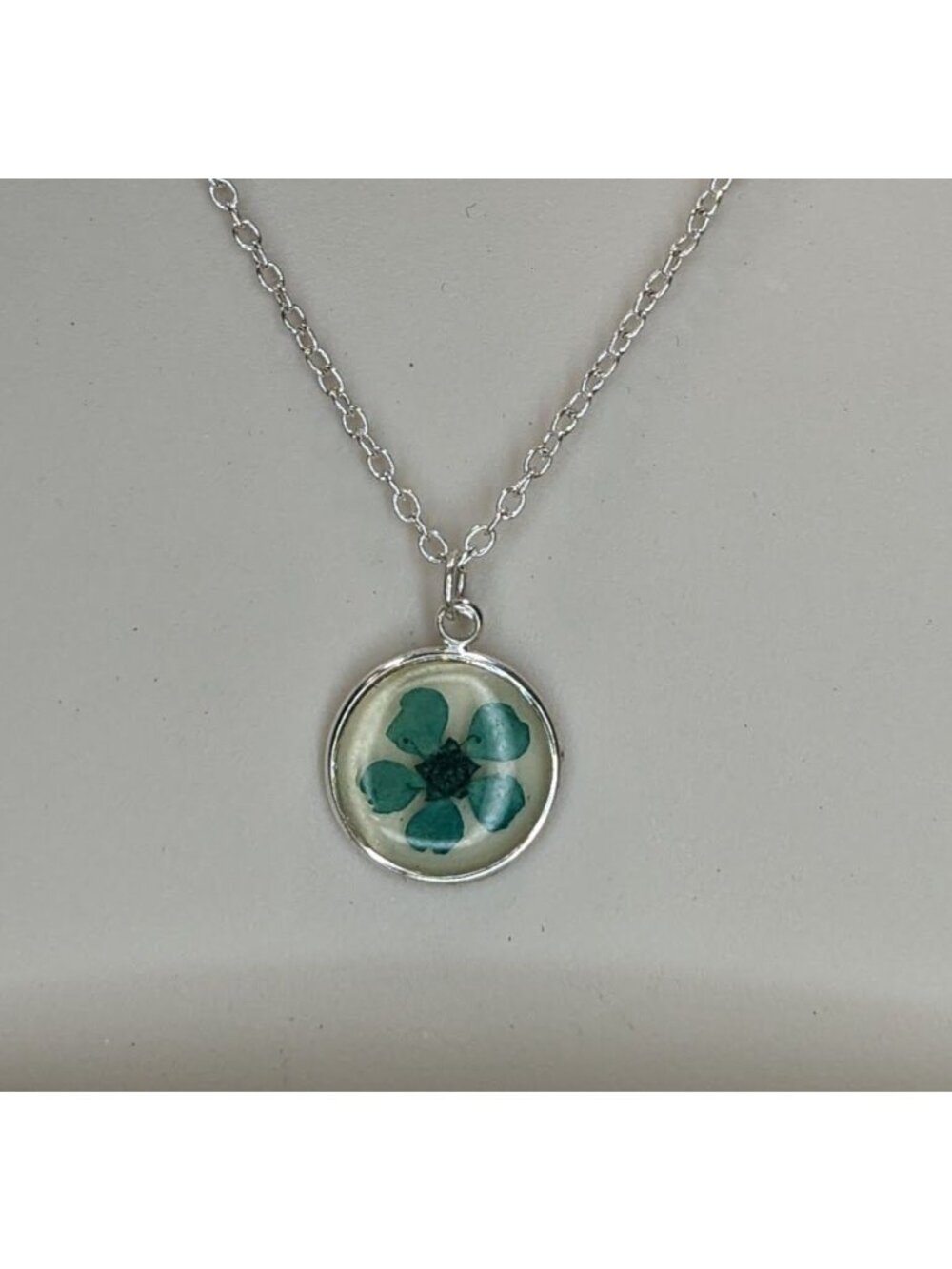 90s Fairycore Cottagecore Claire’s Pressed Flower Pendant Necklace